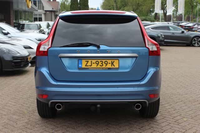 Volvo XC60 (2017) thumbnail 15