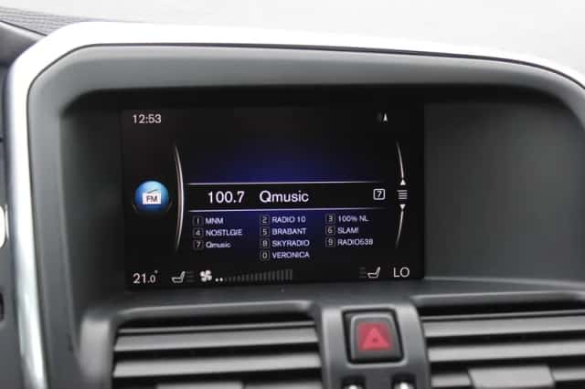 Volvo XC60 (2017) thumbnail 24