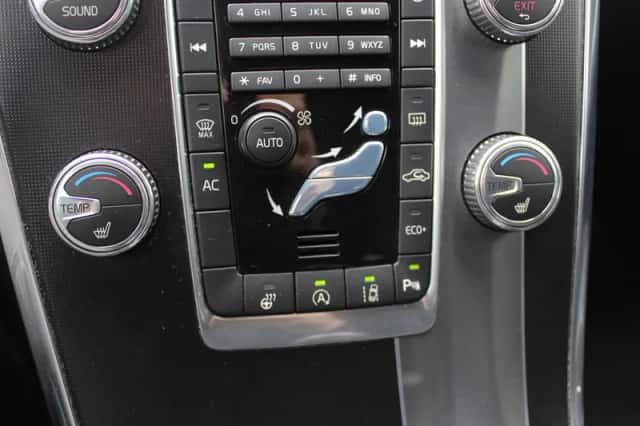 Volvo XC60 (2017) thumbnail 29