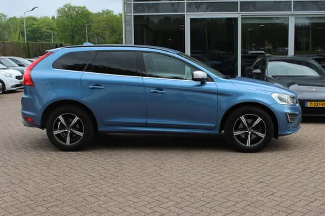 Volvo XC60 (2017) thumbnail 5
