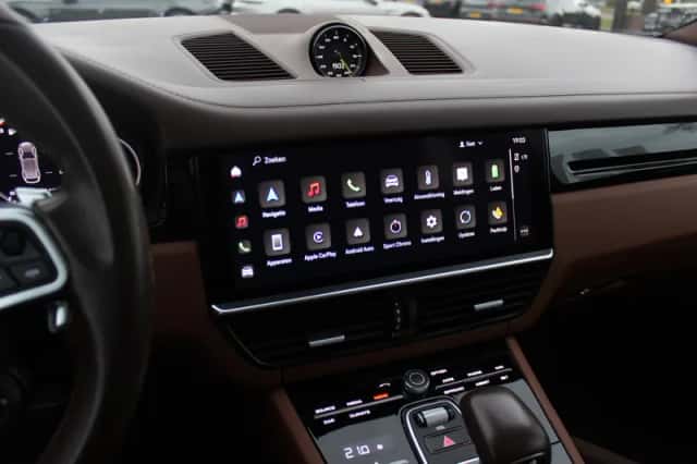 Porsche Cayenne (2022) thumbnail 20
