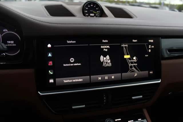 Porsche Cayenne (2022) thumbnail 22