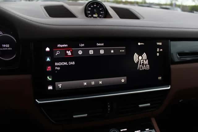Porsche Cayenne (2022) thumbnail 24