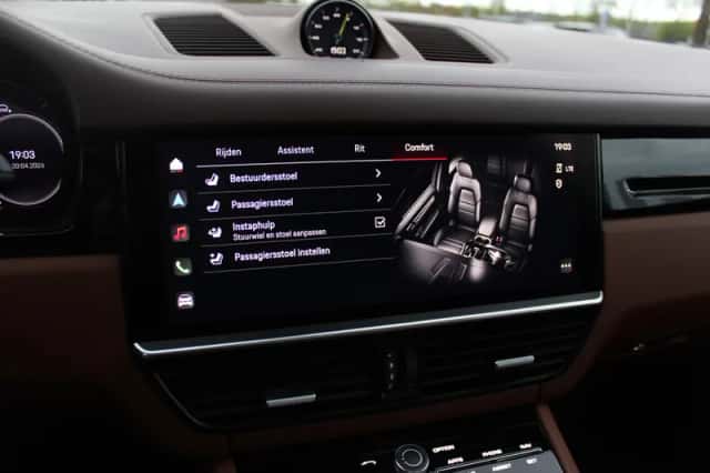 Porsche Cayenne (2022) thumbnail 27