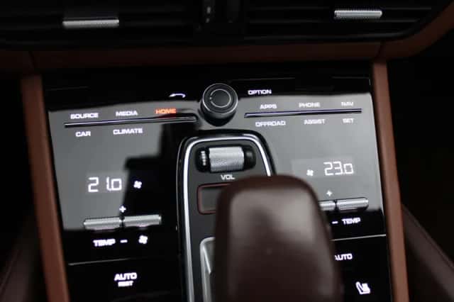 Porsche Cayenne (2022) thumbnail 29