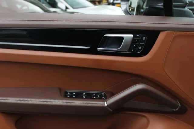 Porsche Cayenne (2022) thumbnail 37