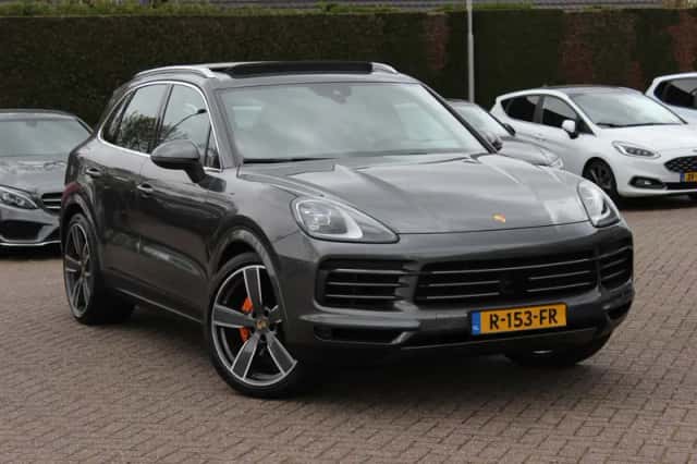 Porsche Cayenne (2022) thumbnail 40
