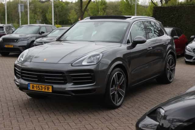 Porsche Cayenne (2022) thumbnail 6