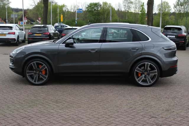 Porsche Cayenne (2022) thumbnail 7
