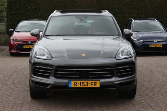 Porsche Cayenne (2022) thumbnail 8