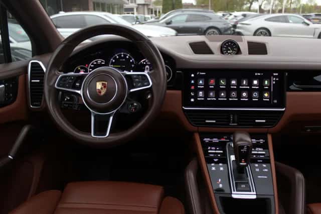 Porsche Cayenne (2022) thumbnail 9