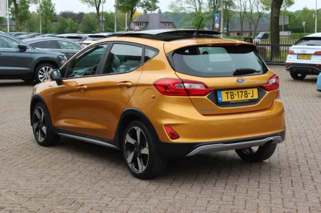 Ford Fiesta (2018) thumbnail 3