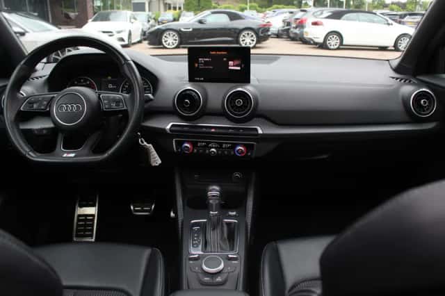 Audi Q2 (2017) thumbnail 2