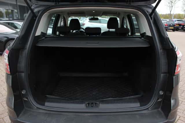 Ford Kuga (2018) thumbnail 15