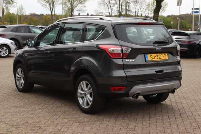 Ford Kuga (2018) thumbnail 3