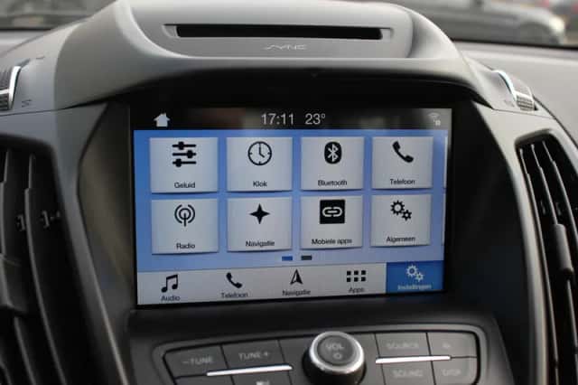 Ford Kuga (2018) thumbnail 23