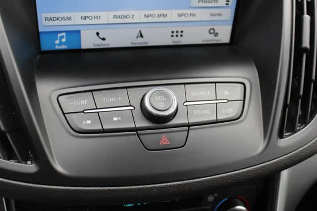 Ford Kuga (2018) thumbnail 25