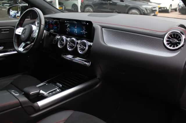 Mercedes-Benz EQA (2021) thumbnail 14