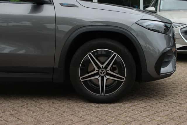 Mercedes-Benz EQA (2021) thumbnail 15