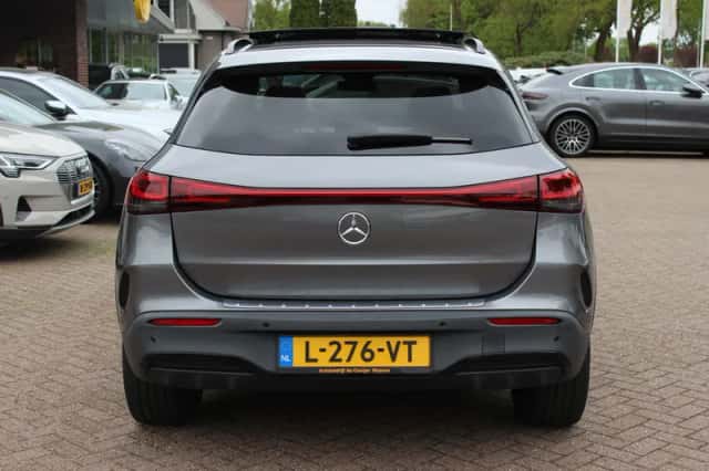 Mercedes-Benz EQA (2021) thumbnail 16
