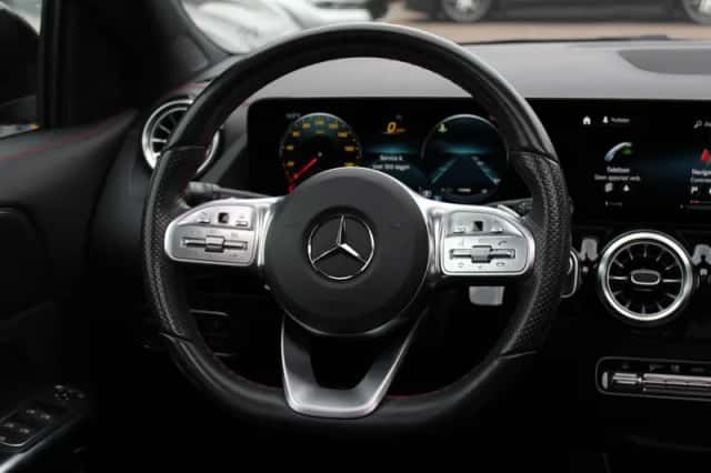 Mercedes-Benz EQA (2021) thumbnail 18