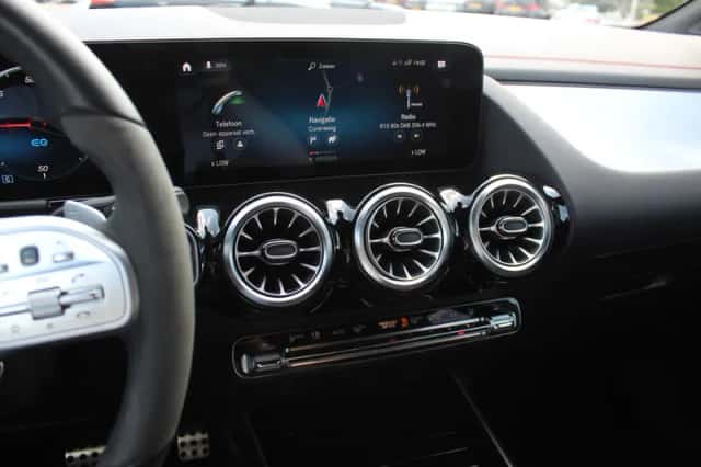 Mercedes-Benz EQA (2021) thumbnail 20