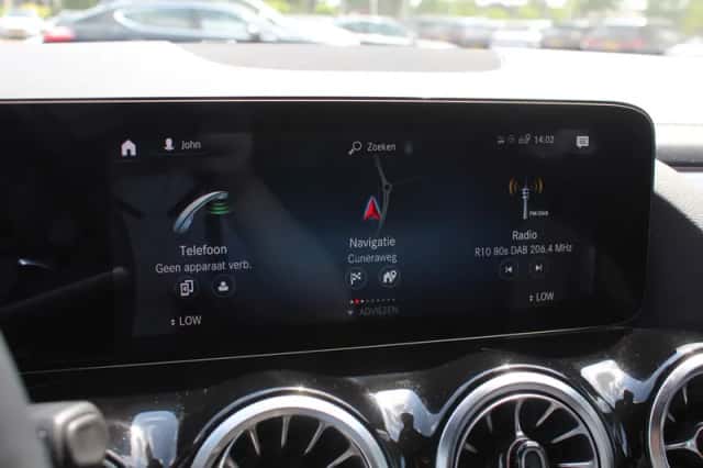 Mercedes-Benz EQA (2021) thumbnail 26