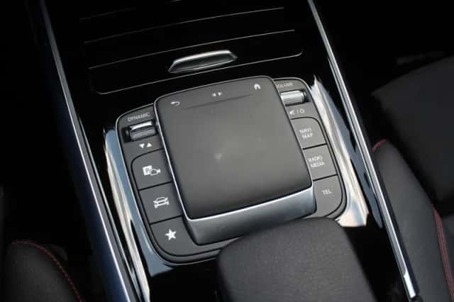 Mercedes-Benz EQA (2021) thumbnail 28