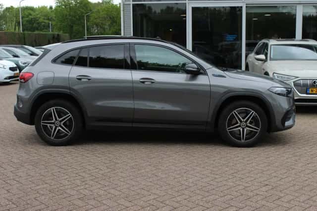 Mercedes-Benz EQA (2021) thumbnail 6