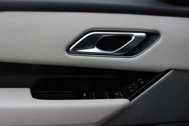 Land Rover Range Rover Velar (2019) thumbnail 33