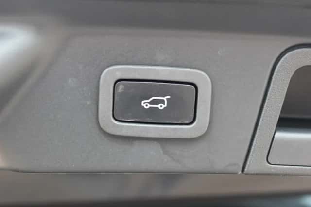 Land Rover Range Rover Velar (2019) thumbnail 34