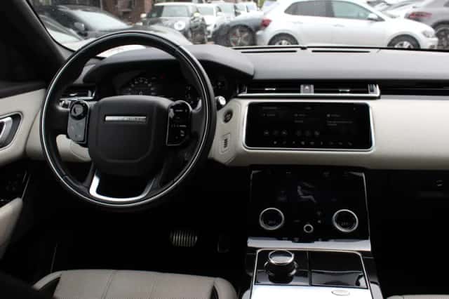 Land Rover Range Rover Velar (2019) thumbnail 9