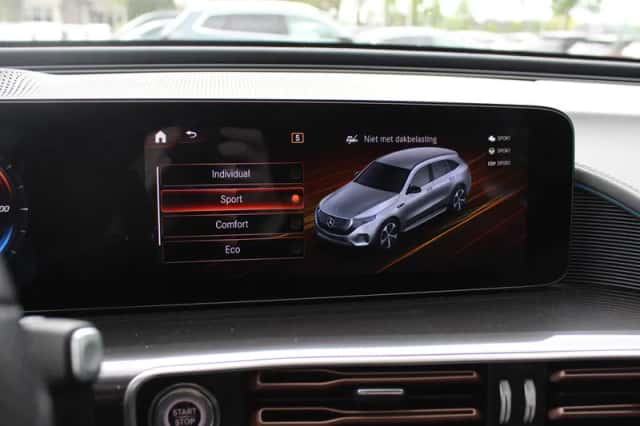 Mercedes-Benz EQC (2020) thumbnail 22