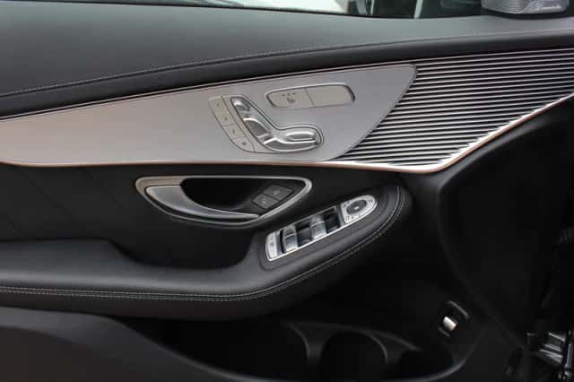 Mercedes-Benz EQC (2020) thumbnail 35