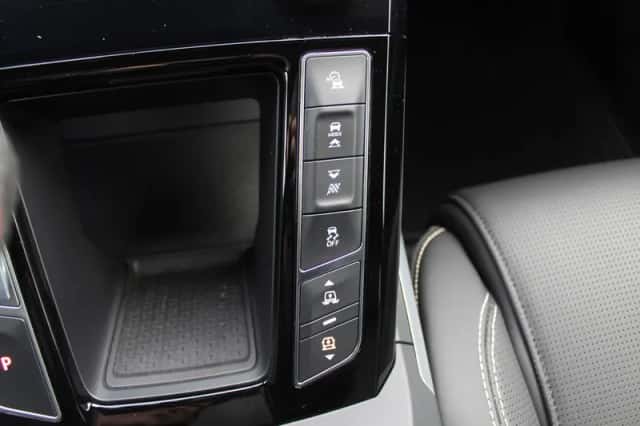 Jaguar I-Pace (2018) thumbnail 22