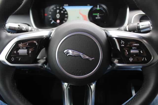 Jaguar I-Pace (2018) thumbnail 26