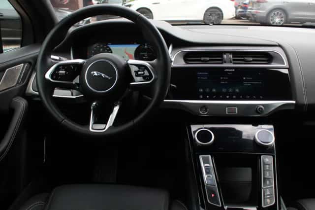 Jaguar I-Pace (2018) thumbnail 7