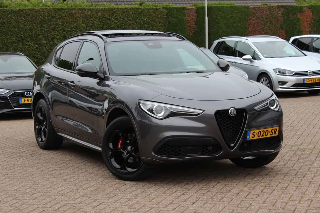Alfa Romeo Stelvio (2020) — foto 1