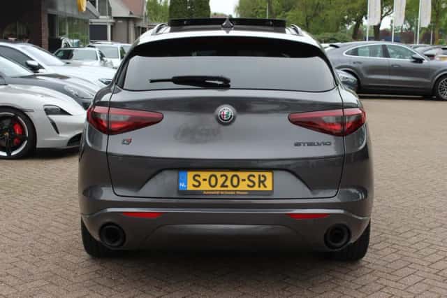 Alfa Romeo Stelvio (2020) thumbnail 15