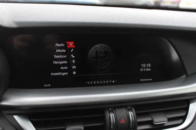 Alfa Romeo Stelvio (2020) thumbnail 22