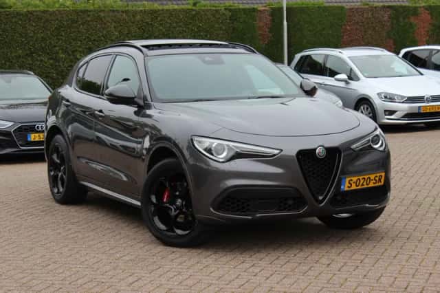 Alfa Romeo Stelvio (2020) thumbnail 36