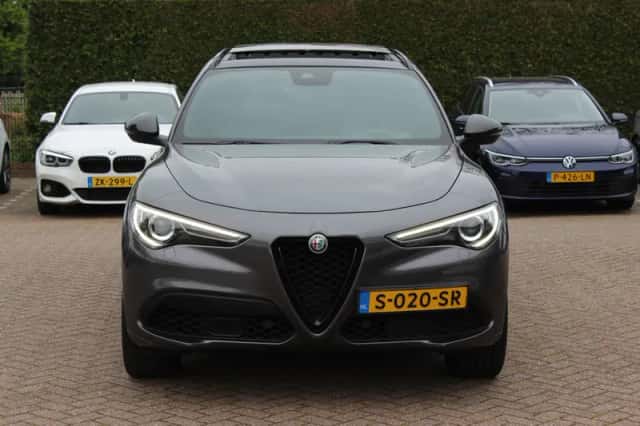 Alfa Romeo Stelvio (2020) thumbnail 8