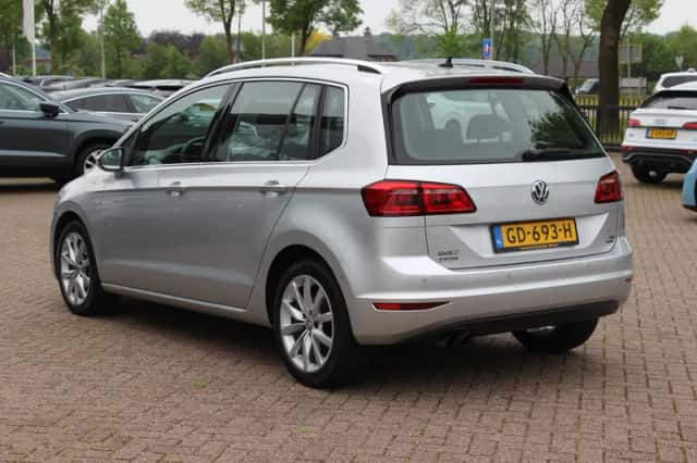Volkswagen Golf (2014) thumbnail 3