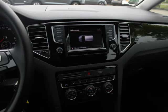 Volkswagen Golf (2014) thumbnail 21