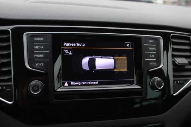 Volkswagen Golf (2014) thumbnail 23