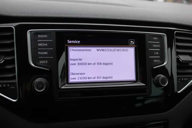 Volkswagen Golf (2014) thumbnail 24