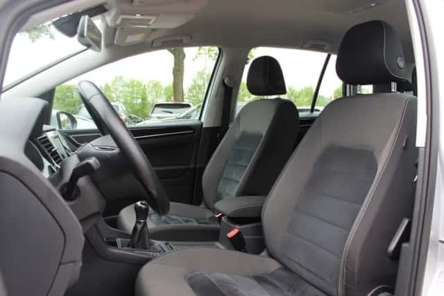 Volkswagen Golf (2014) thumbnail 4