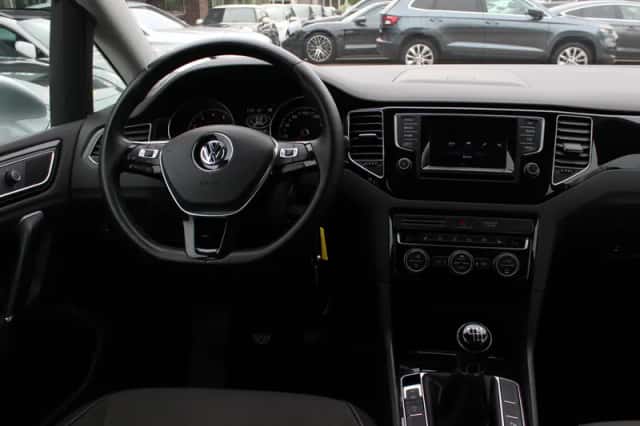 Volkswagen Golf (2014) thumbnail 9