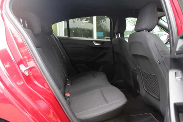 Ford Focus (2019) thumbnail 12