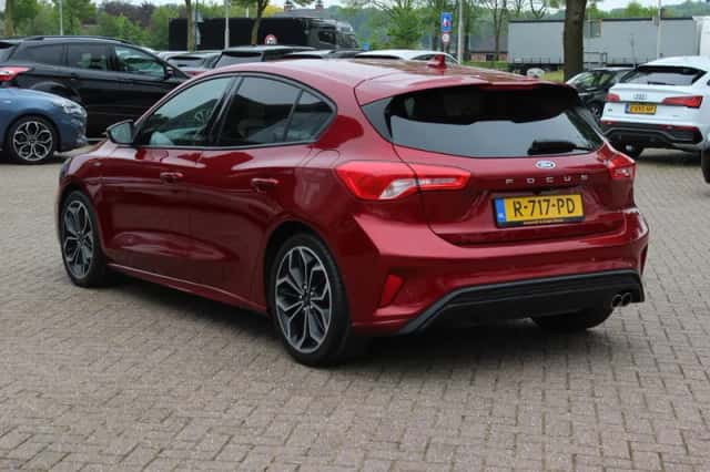 Ford Focus (2019) thumbnail 3